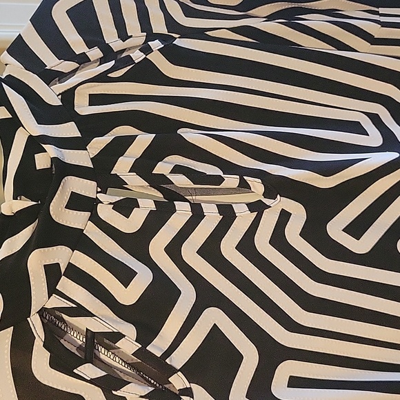 Beautiful black and white Aztec design midi dress - Picture 2 of 4